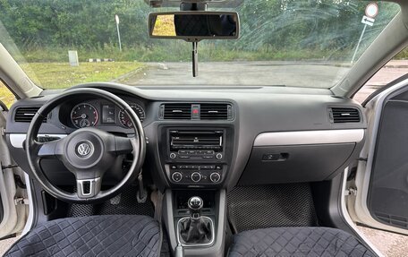 Volkswagen Jetta VI, 2012 год, 650 000 рублей, 15 фотография