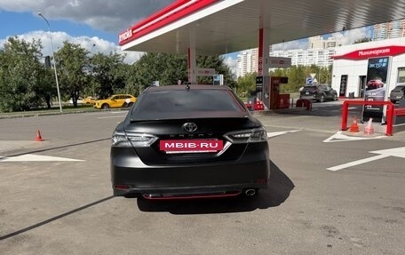 Toyota Camry, 2020 год, 3 000 000 рублей, 3 фотография