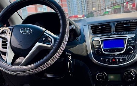 Hyundai Solaris II рестайлинг, 2012 год, 720 000 рублей, 6 фотография