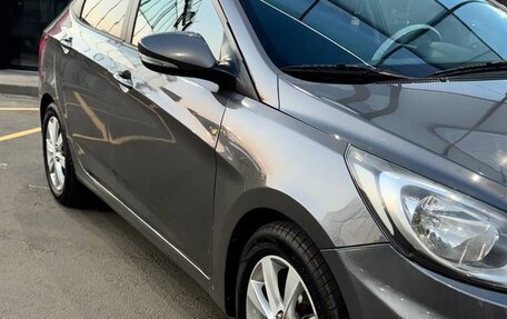 Hyundai Solaris II рестайлинг, 2012 год, 720 000 рублей, 3 фотография