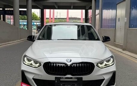BMW 1 серия, 2022 год, 1 636 000 рублей, 2 фотография