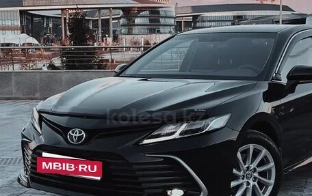 Toyota Camry, 2021 год, 3 900 000 рублей, 2 фотография