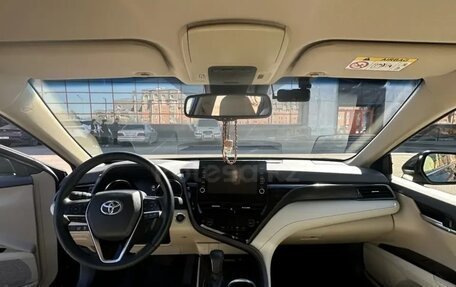 Toyota Camry, 2021 год, 3 900 000 рублей, 9 фотография