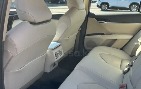 Toyota Camry, 2021 год, 3 900 000 рублей, 12 фотография