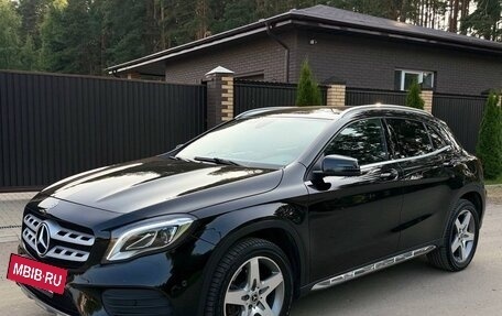 Mercedes-Benz GLA, 2017 год, 1 980 000 рублей, 4 фотография