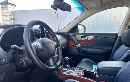 Infiniti QX70, 2013 год, 1 730 000 рублей, 2 фотография