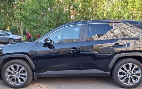 Toyota RAV4, 2020 год, 3 300 000 рублей, 2 фотография