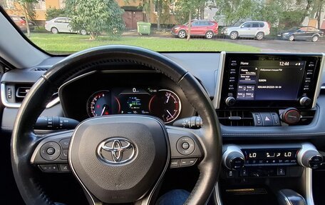 Toyota RAV4, 2020 год, 3 300 000 рублей, 12 фотография