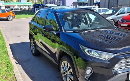 Toyota RAV4, 2020 год, 3 300 000 рублей, 3 фотография