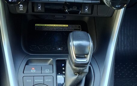 Toyota RAV4, 2020 год, 3 300 000 рублей, 14 фотография