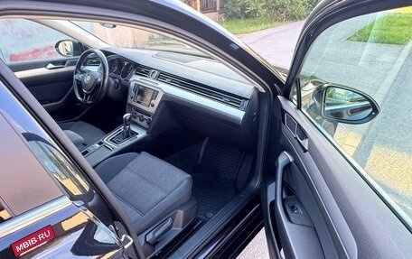 Volkswagen Passat B8 рестайлинг, 2017 год, 1 830 000 рублей, 12 фотография