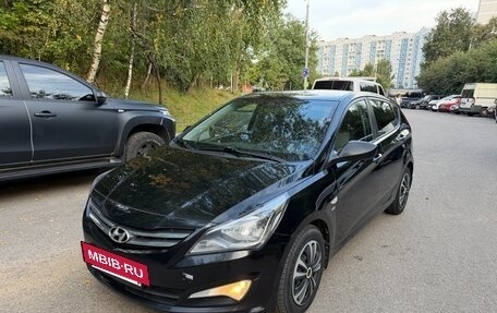 Hyundai Solaris II рестайлинг, 2016 год, 890 000 рублей, 2 фотография
