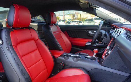 Ford Mustang VI рестайлинг, 2021 год, 5 880 000 рублей, 17 фотография
