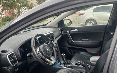 KIA Sportage IV рестайлинг, 2018 год, 2 000 000 рублей, 5 фотография