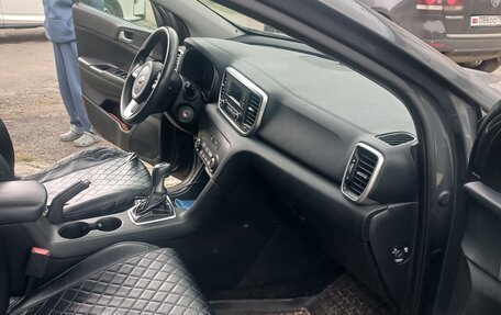 KIA Sportage IV рестайлинг, 2018 год, 2 000 000 рублей, 9 фотография