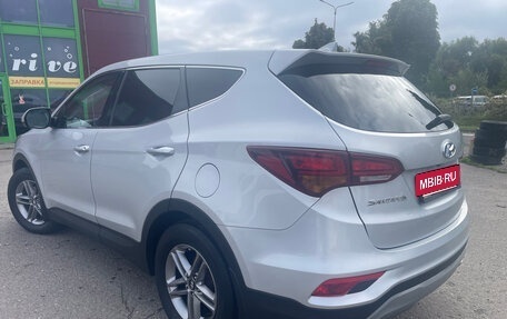 Hyundai Santa Fe III рестайлинг, 2017 год, 1 950 000 рублей, 3 фотография