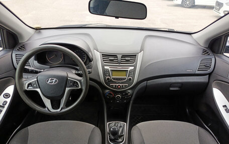 Hyundai Solaris II рестайлинг, 2013 год, 665 000 рублей, 18 фотография