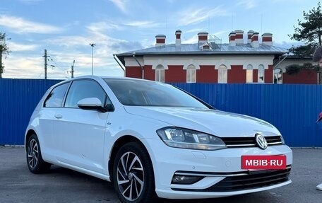 Volkswagen Golf VII, 2018 год, 1 825 000 рублей, 7 фотография