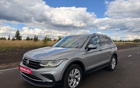 Volkswagen Tiguan II, 2021 год, 3 100 000 рублей, 3 фотография