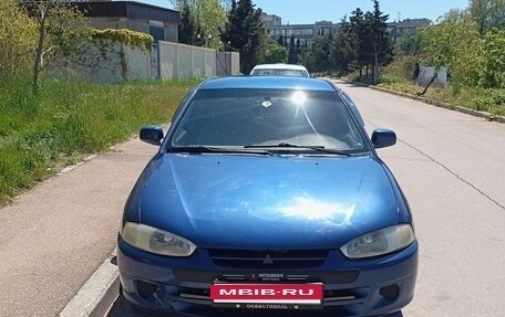 Mitsubishi Colt VI рестайлинг, 2001 год, 260 000 рублей, 3 фотография