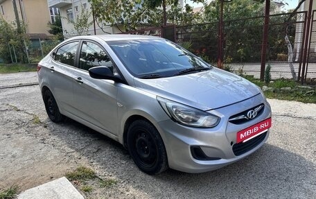 Hyundai Solaris II рестайлинг, 2013 год, 540 000 рублей, 2 фотография