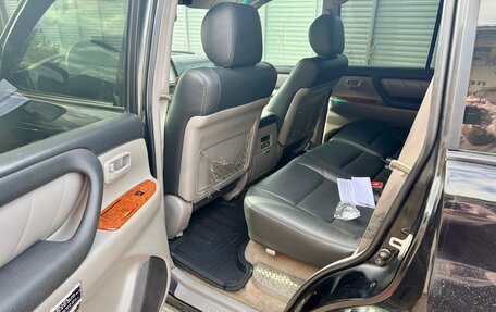 Toyota Land Cruiser 100 рестайлинг 2, 2003 год, 1 900 000 рублей, 8 фотография