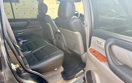 Toyota Land Cruiser 100 рестайлинг 2, 2003 год, 1 900 000 рублей, 10 фотография