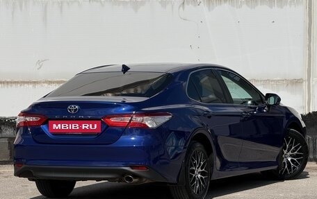 Toyota Camry, 2021 год, 3 100 000 рублей, 4 фотография