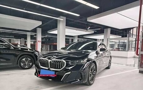 BMW 5 серия, 2024 год, 5 665 000 рублей, 3 фотография