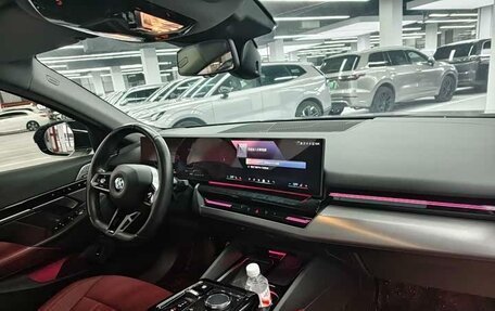 BMW 5 серия, 2024 год, 5 665 000 рублей, 16 фотография