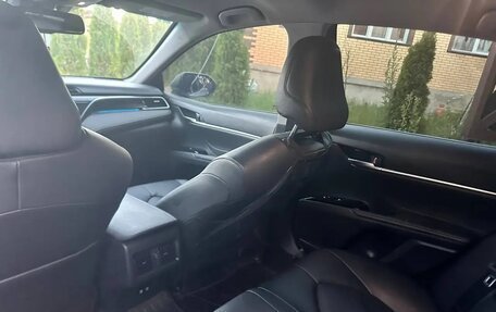 Toyota Camry, 2018 год, 2 050 000 рублей, 10 фотография