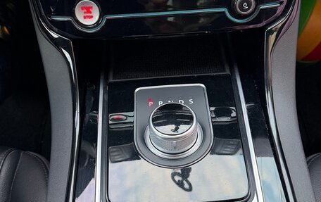 Jaguar XE I рестайлинг, 2015 год, 1 460 000 рублей, 12 фотография