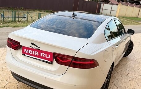 Jaguar XE I рестайлинг, 2015 год, 1 460 000 рублей, 4 фотография