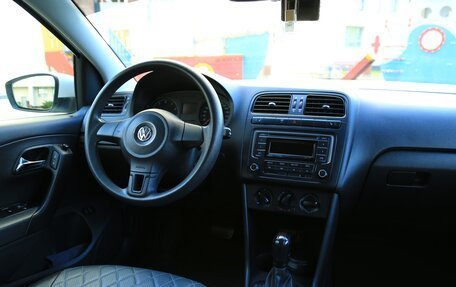 Volkswagen Polo VI (EU Market), 2012 год, 1 050 000 рублей, 16 фотография