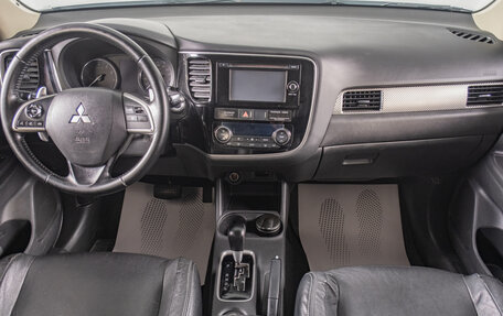 Mitsubishi Outlander III рестайлинг 3, 2014 год, 1 929 000 рублей, 11 фотография