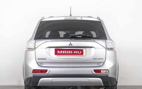 Mitsubishi Outlander III рестайлинг 3, 2014 год, 1 929 000 рублей, 5 фотография