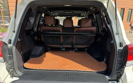 Toyota Land Cruiser 200, 2017 год, 6 100 000 рублей, 1 фотография