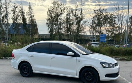 Volkswagen Polo VI (EU Market), 2011 год, 680 000 рублей, 2 фотография