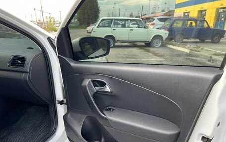 Volkswagen Polo VI (EU Market), 2011 год, 680 000 рублей, 13 фотография