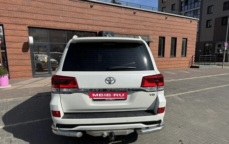 Toyota Land Cruiser 200, 2017 год, 6 100 000 рублей, 7 фотография