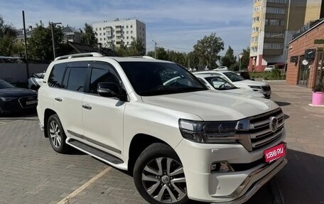 Toyota Land Cruiser 200, 2017 год, 6 100 000 рублей, 4 фотография