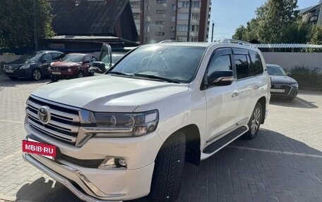Toyota Land Cruiser 200, 2017 год, 6 100 000 рублей, 2 фотография