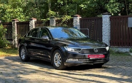 Volkswagen Passat B8 рестайлинг, 2017 год, 1 650 000 рублей, 2 фотография