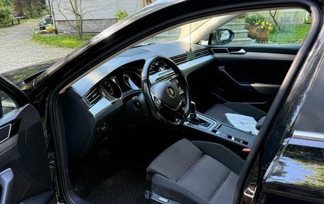 Volkswagen Passat B8 рестайлинг, 2017 год, 1 650 000 рублей, 11 фотография