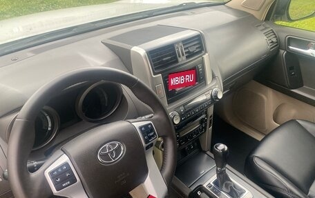 Toyota Land Cruiser Prado 150 рестайлинг 2, 2010 год, 2 490 000 рублей, 9 фотография