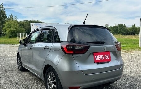 Honda Fit, 2021 год, 1 200 000 рублей, 4 фотография