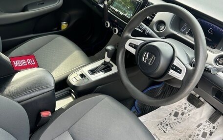 Honda Fit, 2021 год, 1 200 000 рублей, 12 фотография