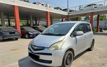 Toyota Ractis I, 2006 год, 411 000 рублей, 2 фотография