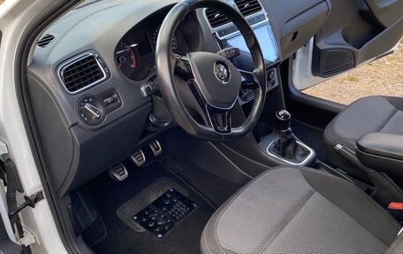Volkswagen Polo VI (EU Market), 2017 год, 930 000 рублей, 4 фотография
