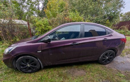Hyundai Solaris II рестайлинг, 2012 год, 550 000 рублей, 2 фотография